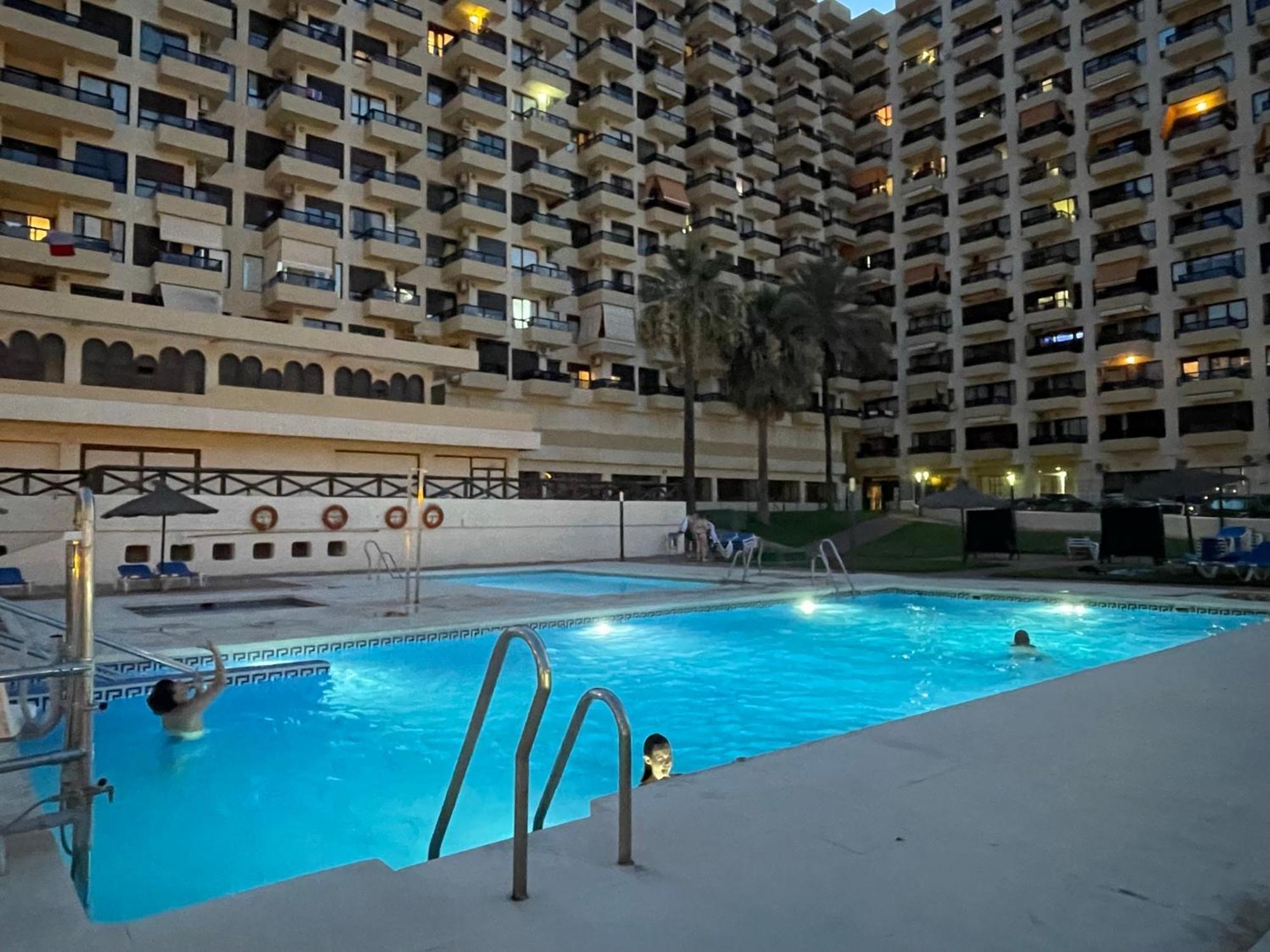 דירות בנאלמדנה Aloha Playa Vistas Al Mar מראה חיצוני תמונה