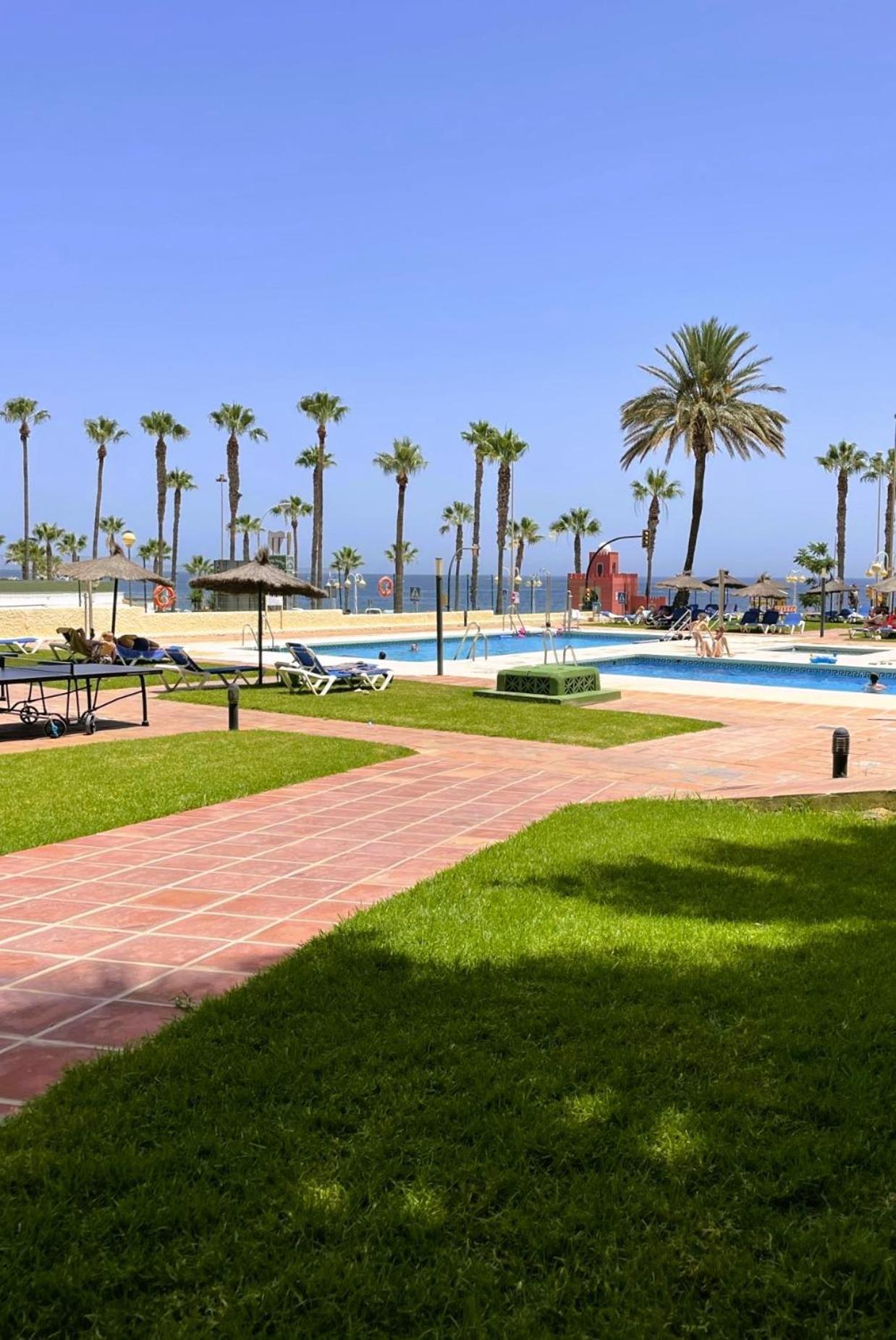 דירות בנאלמדנה Aloha Playa Vistas Al Mar מראה חיצוני תמונה