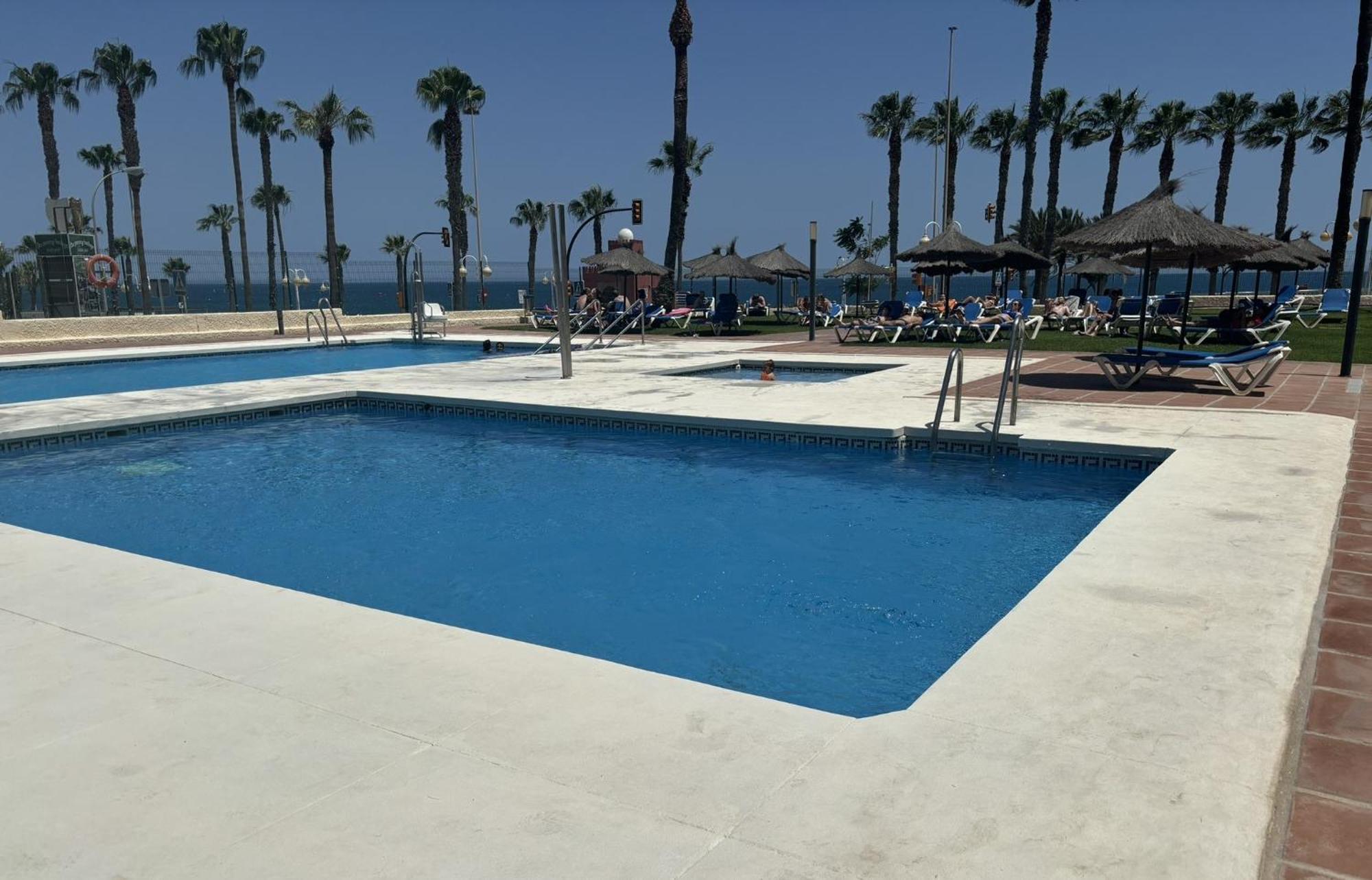 דירות בנאלמדנה Aloha Playa Vistas Al Mar מראה חיצוני תמונה