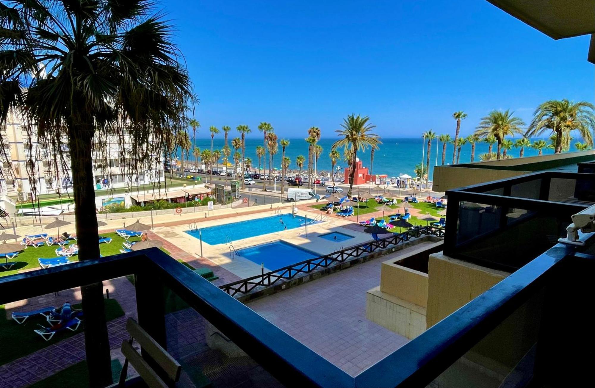 דירות בנאלמדנה Aloha Playa Vistas Al Mar מראה חיצוני תמונה