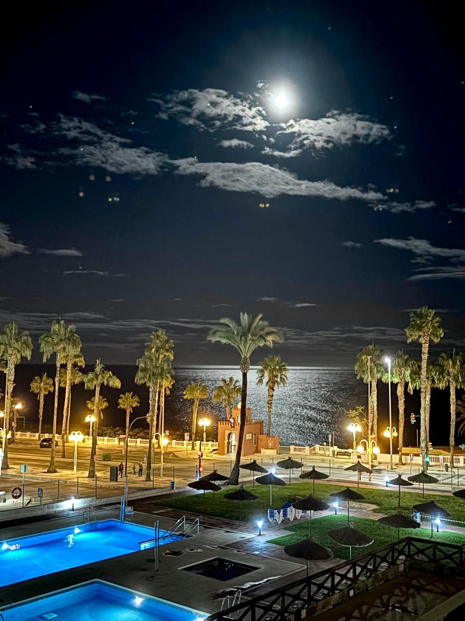 דירות בנאלמדנה Aloha Playa Vistas Al Mar מראה חיצוני תמונה